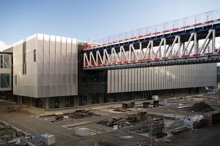 Vu d'ensemble du bâtiment L du CHU de Nantes
