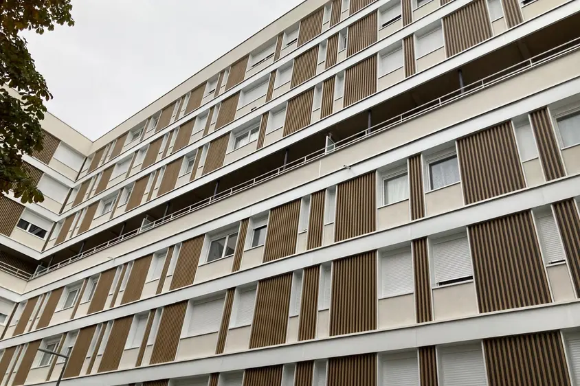 Façades rénovées à Echirolles avec la solutions EnveoVent Duo 