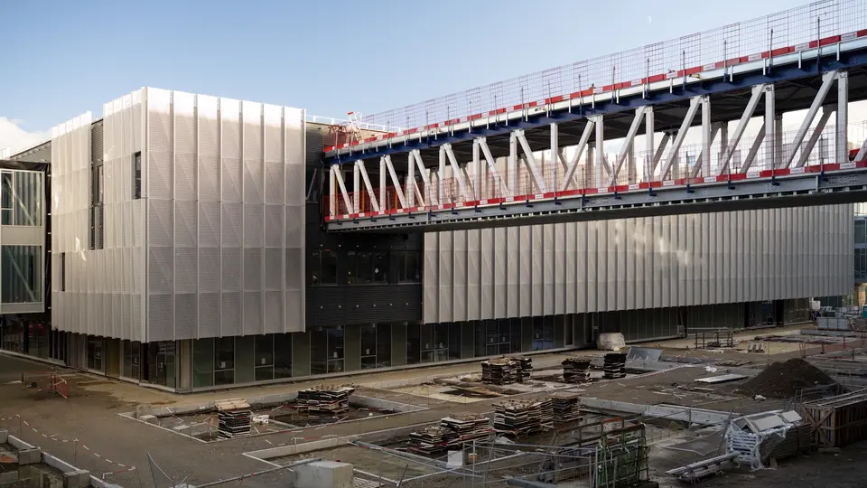 Vu d'ensemble du bâtiment L du CHU de Nantes